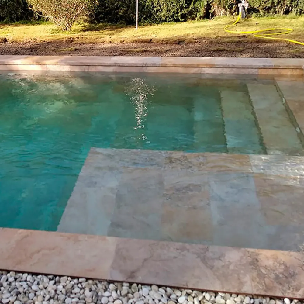 azulejo para piscina marrón