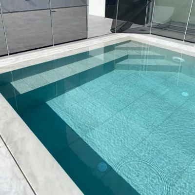 piscina-gris